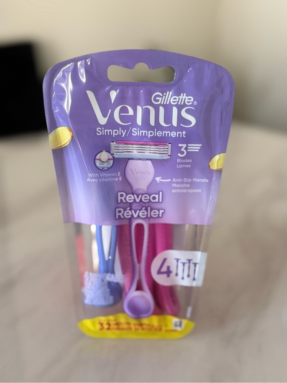 BECCA Disposable Razors Pack - Purple and Pink